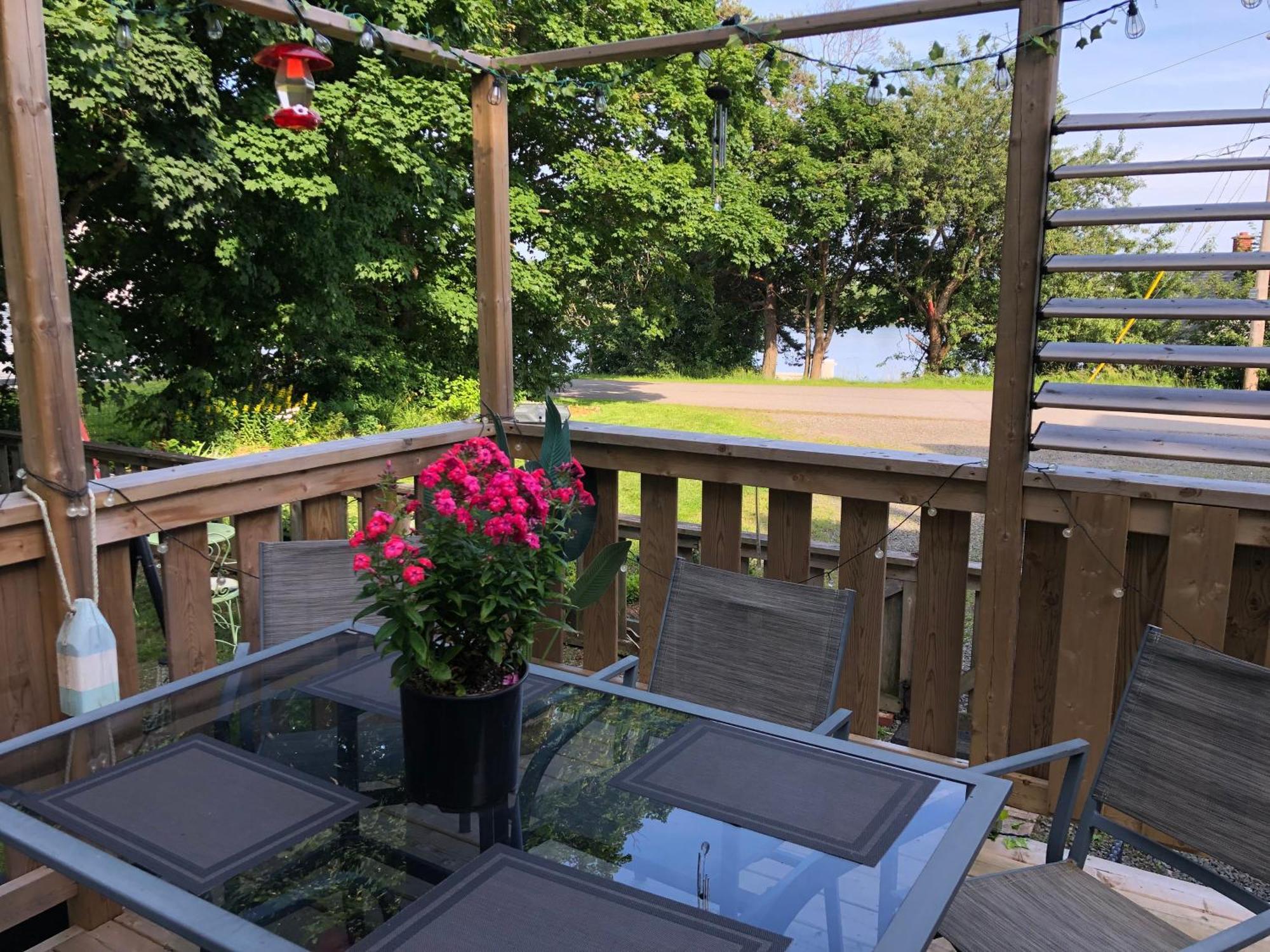 Pleasant Street Inn Parrsboro Екстер'єр фото